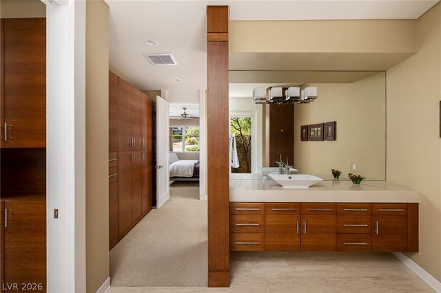 58 Meadowhawk Lane, Las Vegas, NV 89135