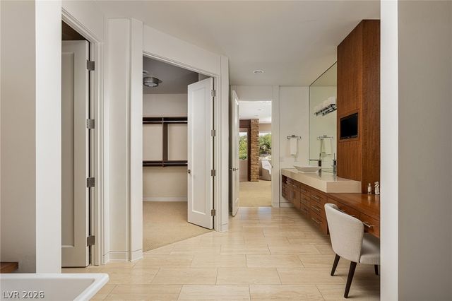 58 Meadowhawk Lane, Las Vegas, NV 89135