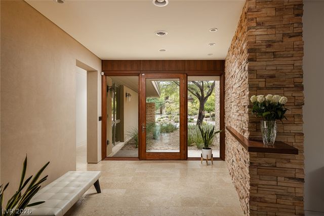 58 Meadowhawk Lane, Las Vegas, NV 89135