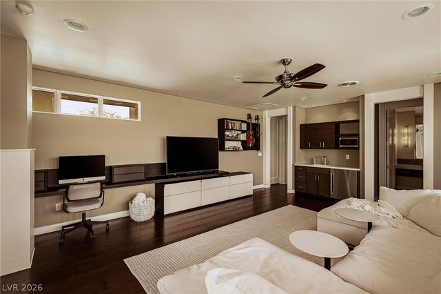 58 Meadowhawk Lane, Las Vegas, NV 89135