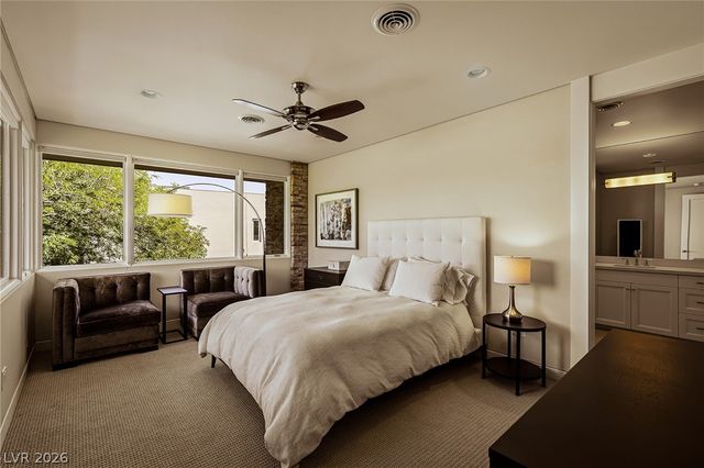 58 Meadowhawk Lane, Las Vegas, NV 89135
