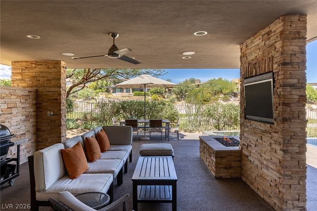 58 Meadowhawk Lane, Las Vegas, NV 89135