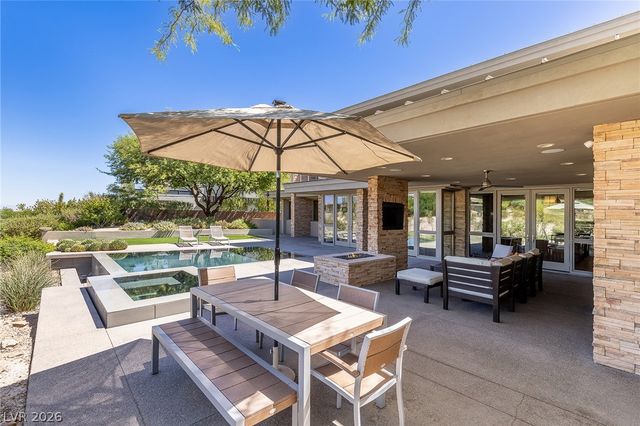 58 Meadowhawk Lane, Las Vegas, NV 89135