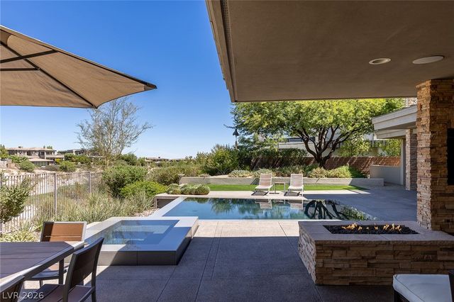 58 Meadowhawk Lane, Las Vegas, NV 89135
