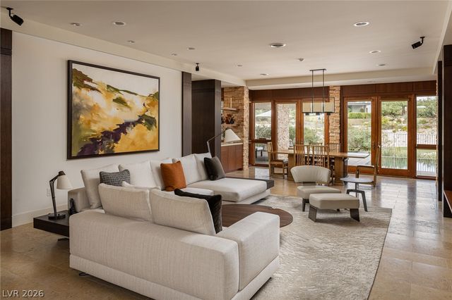 58 Meadowhawk Lane, Las Vegas, NV 89135
