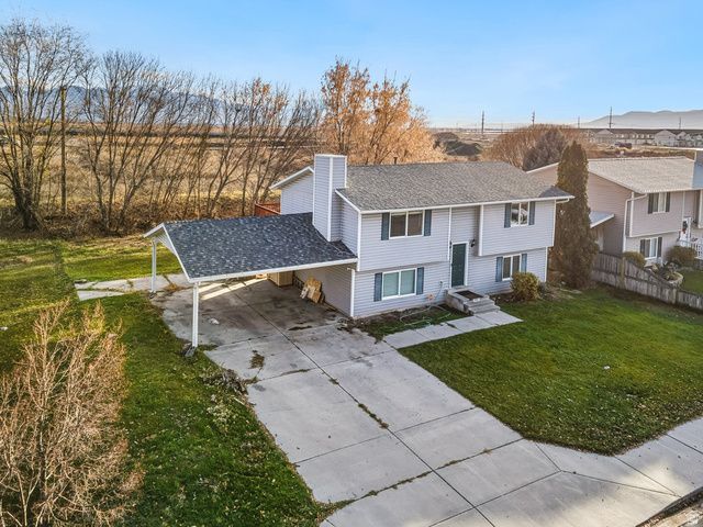 393 LAKEWOOD DR, Provo, UT 84601