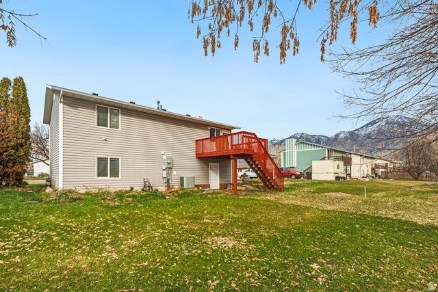 393 LAKEWOOD DR, Provo, UT 84601
