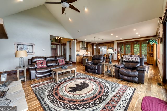 435 Meadowbrook Drive, Hayesville, NC 28904