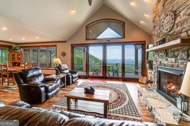 435 Meadowbrook Drive, Hayesville, NC 28904