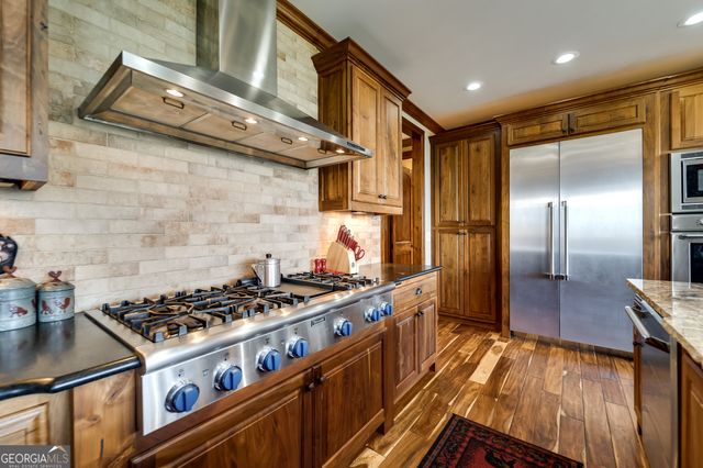 435 Meadowbrook Drive, Hayesville, NC 28904