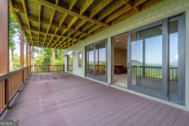 435 Meadowbrook Drive, Hayesville, NC 28904