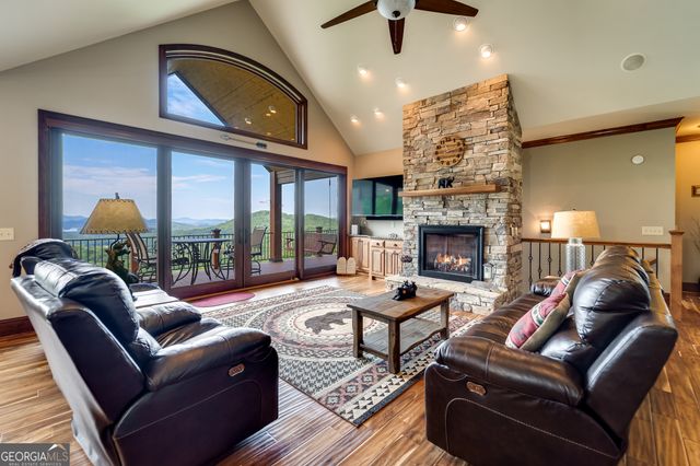 435 Meadowbrook Drive, Hayesville, NC 28904