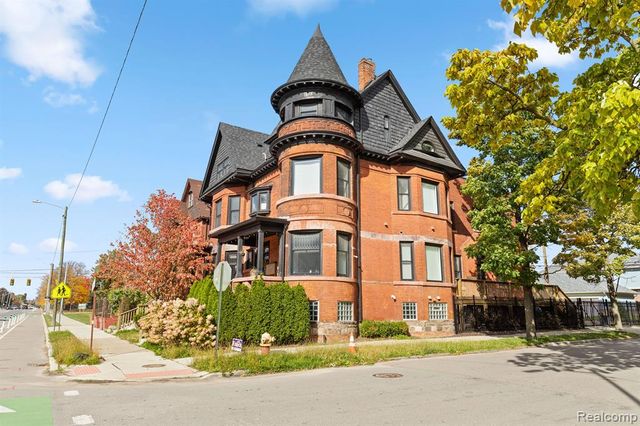 1751 W Warren Avenue, Detroit, MI 48208