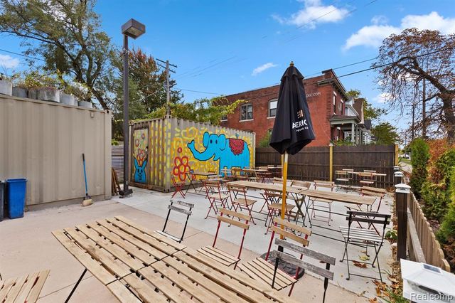 1751 W Warren Avenue, Detroit, MI 48208