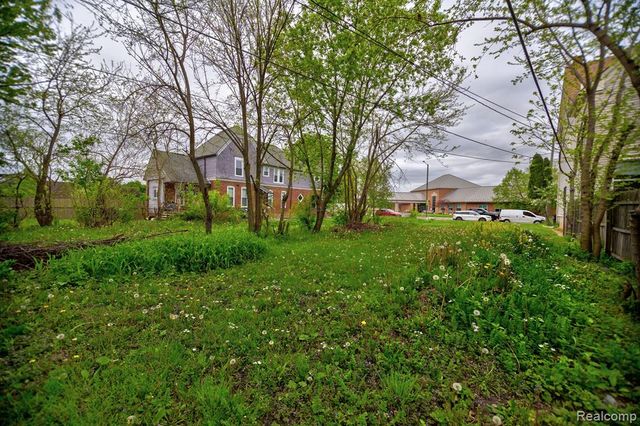 1751 W Warren Avenue, Detroit, MI 48208