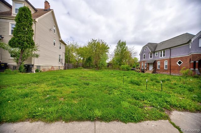 1751 W Warren Avenue, Detroit, MI 48208