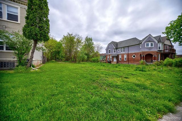 1751 W Warren Avenue, Detroit, MI 48208