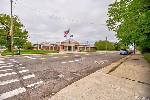 1751 W Warren Avenue, Detroit, MI 48208