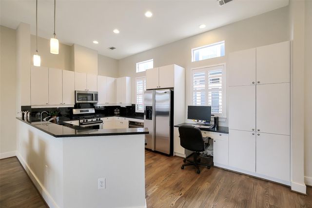 2437 South Boulevard 2, Houston, TX 77098