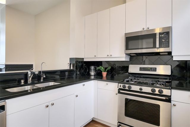 2437 South Boulevard 2, Houston, TX 77098