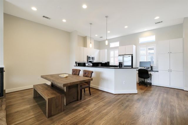 2437 South Boulevard 2, Houston, TX 77098