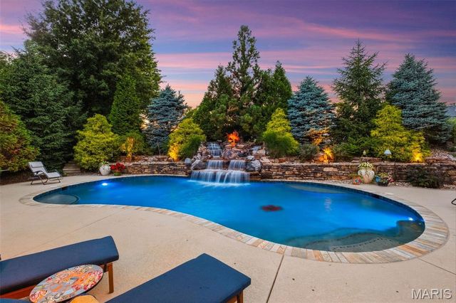 1880 Spring Mill Creek, St Charles, MO 63303