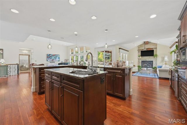 1880 Spring Mill Creek, St Charles, MO 63303