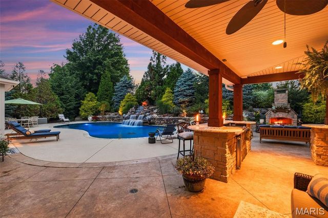1880 Spring Mill Creek, St Charles, MO 63303