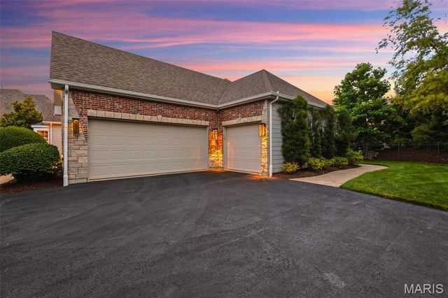 1880 Spring Mill Creek, St Charles, MO 63303