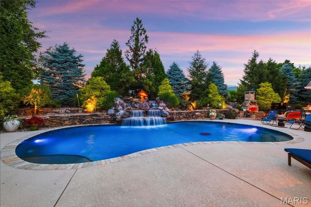 1880 Spring Mill Creek, St Charles, MO 63303