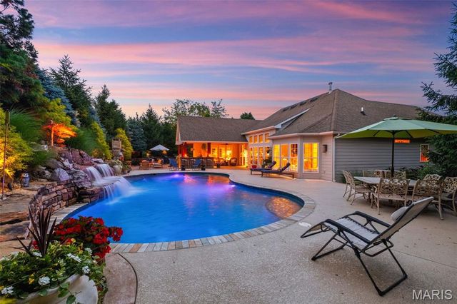 1880 Spring Mill Creek, St Charles, MO 63303
