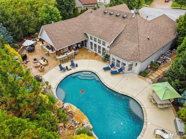 1880 Spring Mill Creek, St Charles, MO 63303