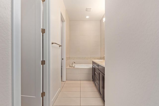 6565 E Thomas Road Unit 1028, Scottsdale, AZ 85251