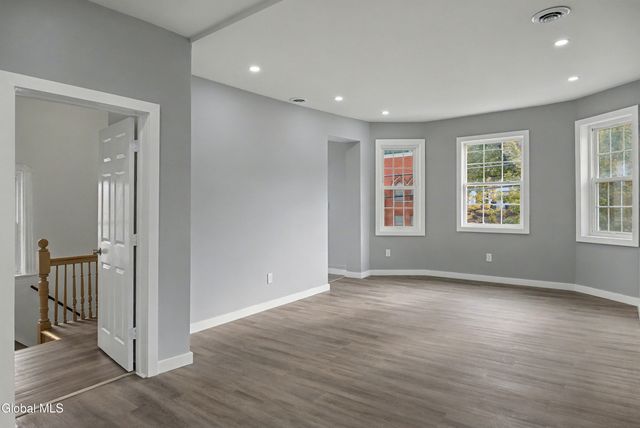 332 Georgetta Dix Plz, Schenectady, NY 12307