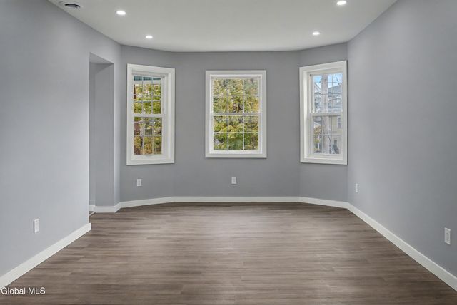 332 Georgetta Dix Plz, Schenectady, NY 12307