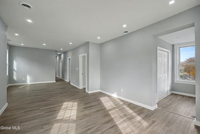 332 Georgetta Dix Plz, Schenectady, NY 12307