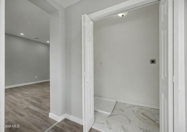 332 Georgetta Dix Plz, Schenectady, NY 12307