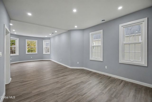 332 Georgetta Dix Plz, Schenectady, NY 12307