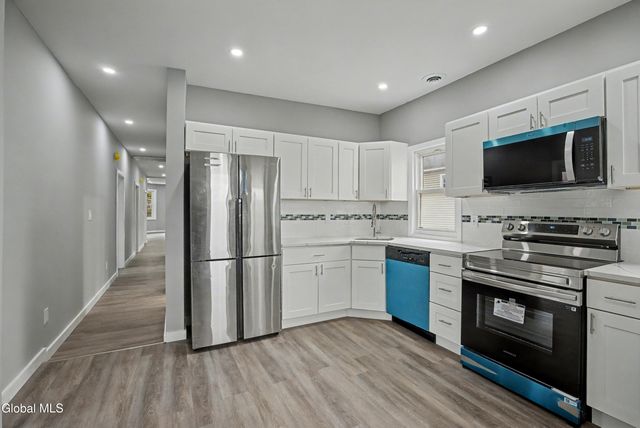 332 Georgetta Dix Plz, Schenectady, NY 12307