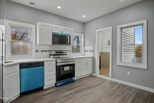 332 Georgetta Dix Plz, Schenectady, NY 12307