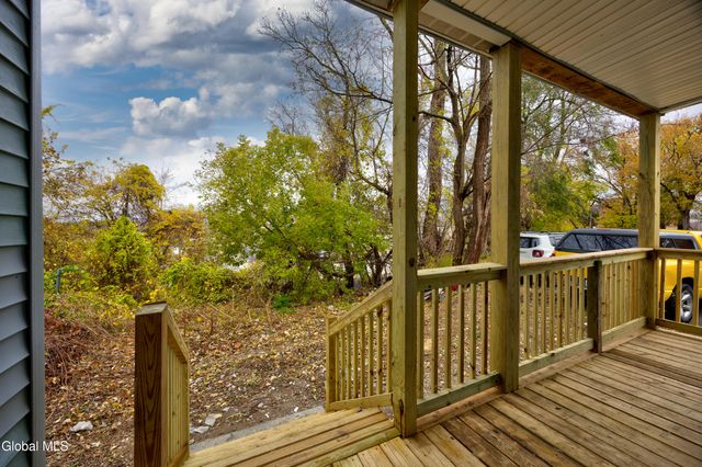 332 Georgetta Dix Plz, Schenectady, NY 12307