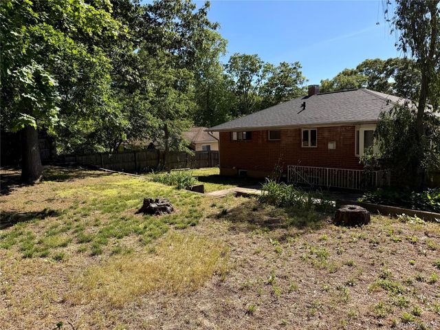 5 Robin Road, Selden, NY 11784