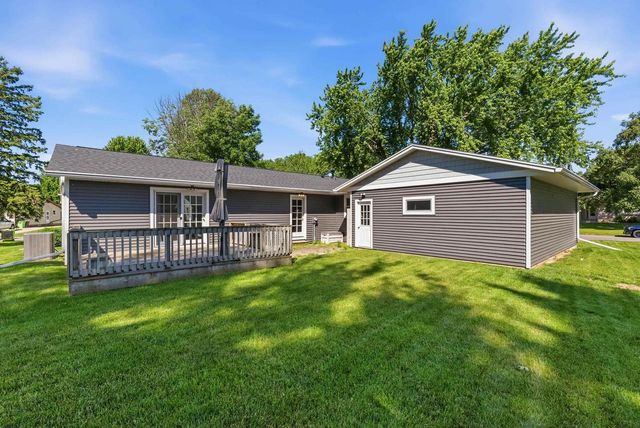 111 Sioux Drive, Beaver Dam, WI 53916