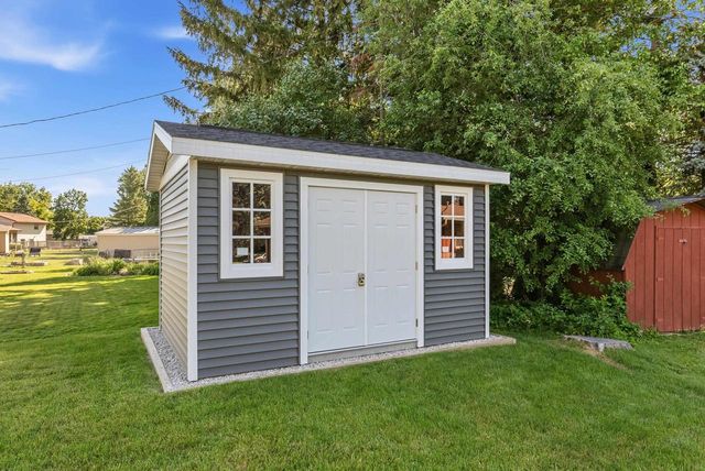 111 Sioux Drive, Beaver Dam, WI 53916