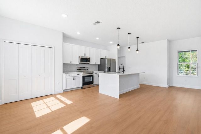 5227 SW 165TH STREET ROAD, Ocala, FL 34473