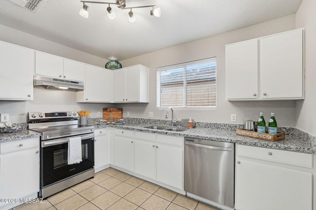 3575 W Trevor Drive, Tucson, AZ 85741