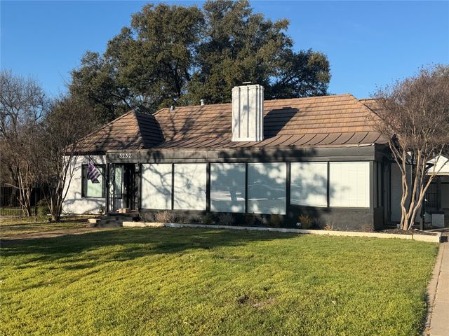 3232 Bellaire Drive W, Fort Worth, TX 76109