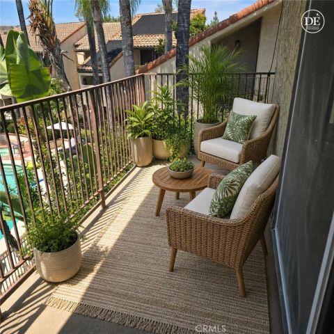 23401 Park Sorrento 50, Calabasas, CA 91302