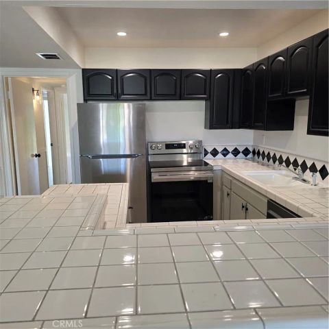 23401 Park Sorrento 50, Calabasas, CA 91302