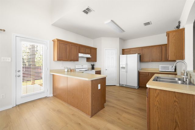 3023 Lake Ridge Drive, Sanger, TX 76266